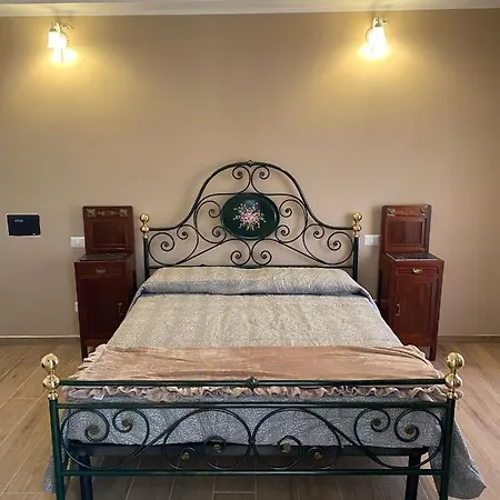 La Cortesia Bed & Breakfast *